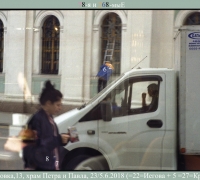 1289 Трое у храма.jpg